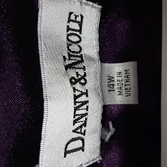 2 piece pantsuit by Danny&Nicole - Picture 3 of 6